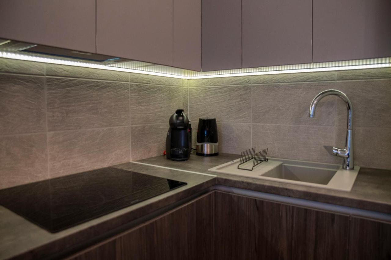 Sasadpark's New In The West Part Of Buda Appartamento *