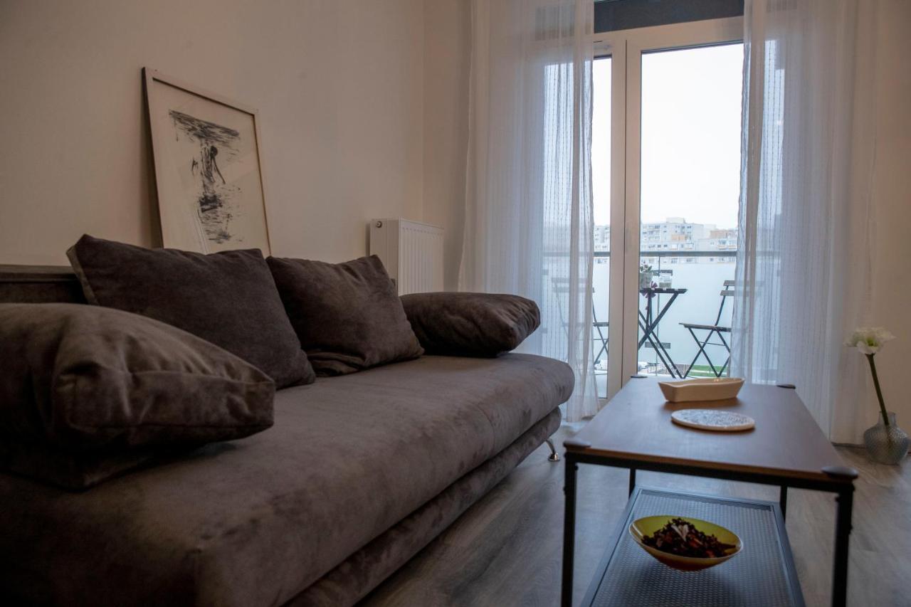 Sasadpark's New In The West Part Of Buda Appartamento Budapest