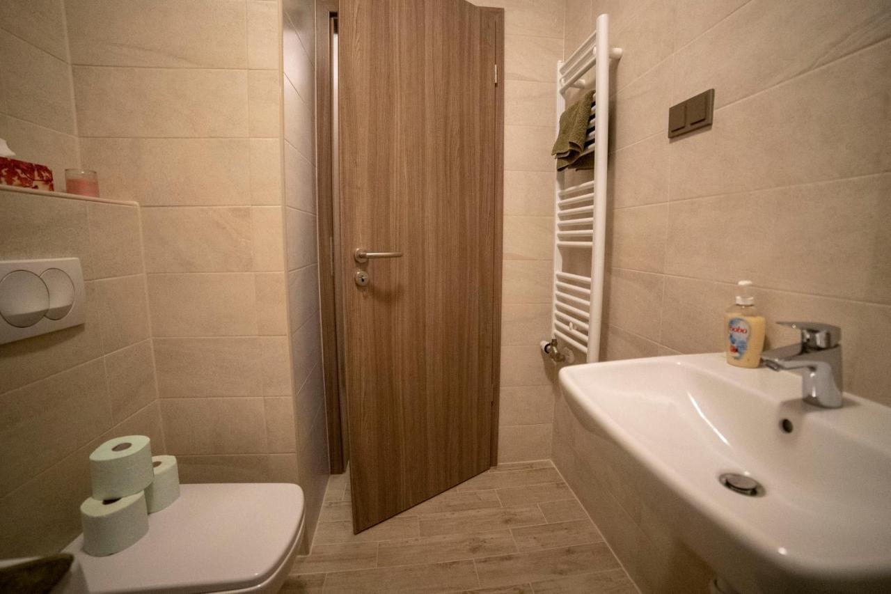 Sasadpark's New In The West Part Of Buda Apartamento *