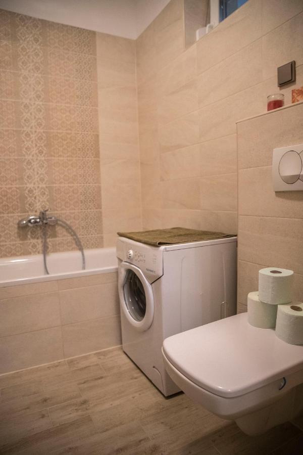 Sasadpark's New In The West Part Of Buda Apartamento Budapest